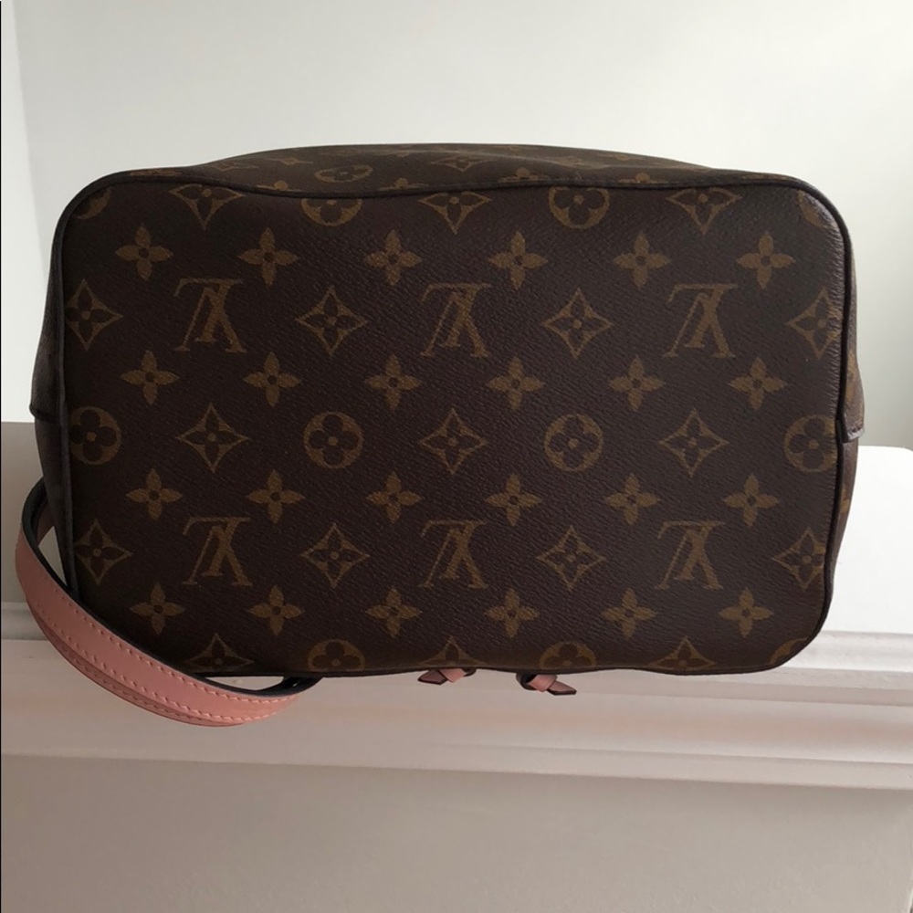 {Louis Vuitton} Neonoe Rose Poudre - Picture 4 of 5